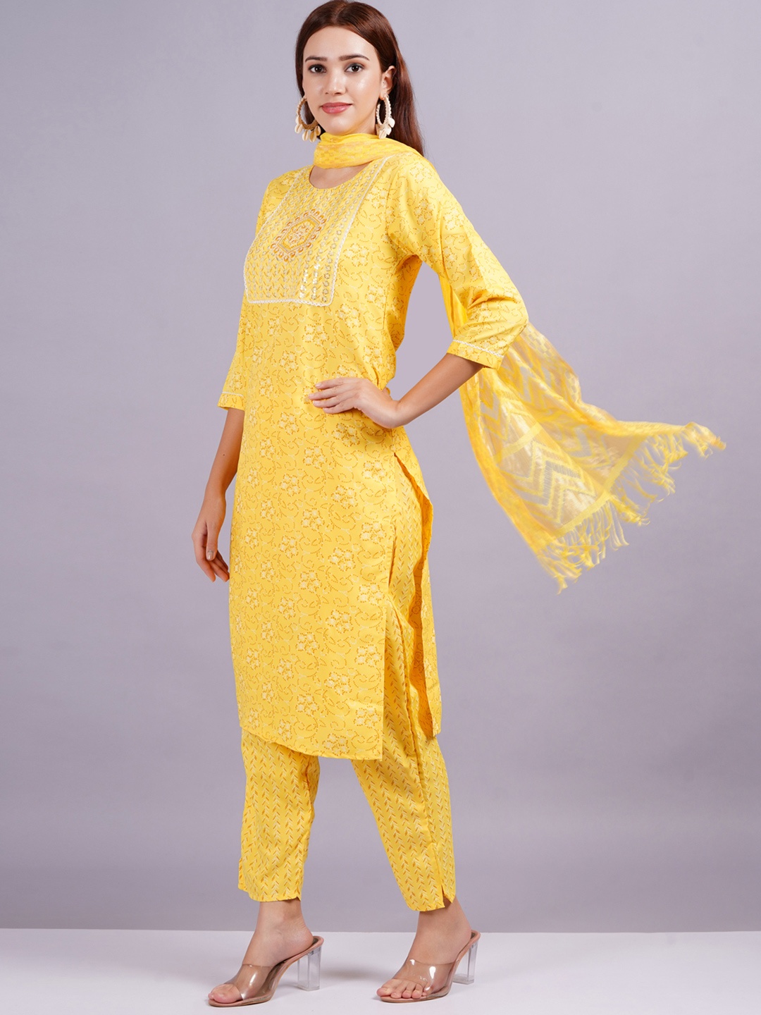 HIGHLIGHT FASHION EXPORT Printed Patchwork Straight Kurta with Trousers & Dupatta, Yellow
HIGHLIGHT FASHION EXPORT Printed Patchwork Straight Kurta with Trousers & Dupatta, Yellow