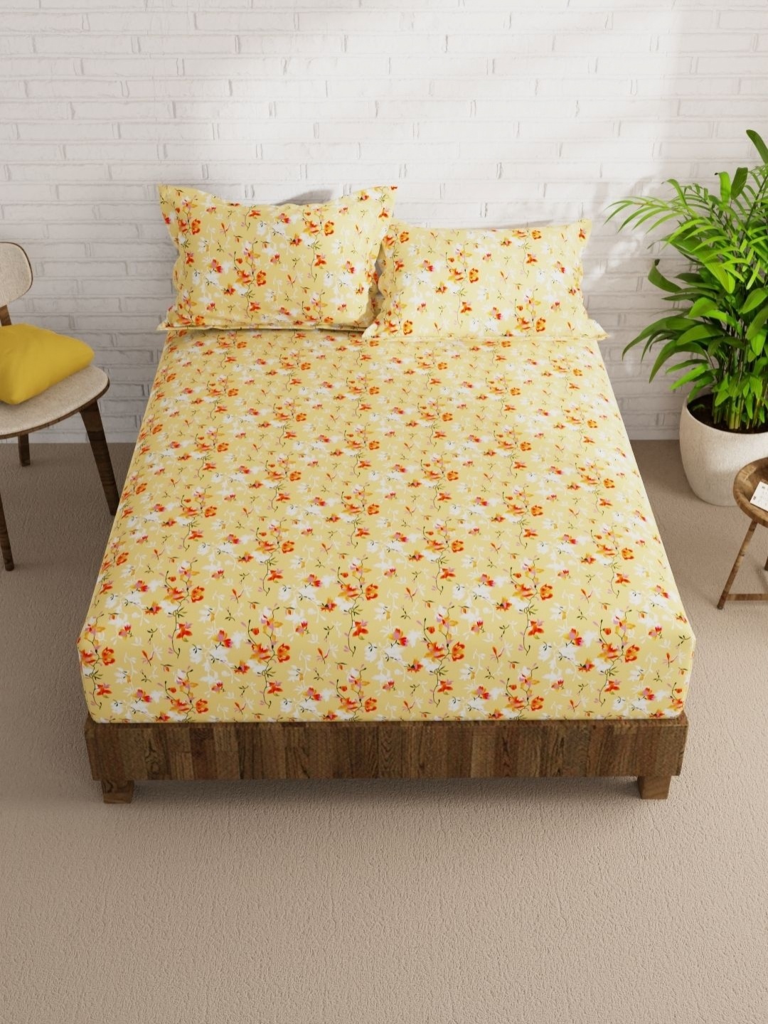 KOPA Envogue Beige & Red Floral Printed Cotton 152 TC Queen Bedsheet Set 2.40 m x 2.15 m
KOPA Envogue Beige & Red Floral Printed Cotton 152 TC Queen Bedsheet Set 2.40 m x 2.15 m