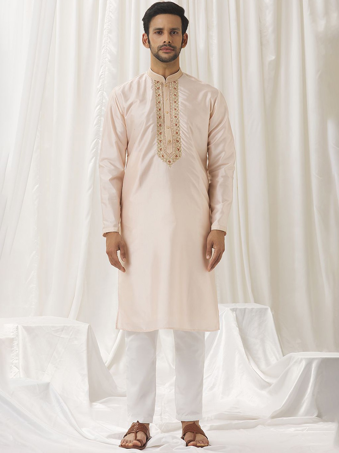 Alaya Advani Floral Yoke Design Thread Work Silk Cotton Straight Kurta with Trousers, Peach
Alaya Advani Floral Yoke Design Thread Work Silk Cotton Straight Kurta with Trousers, Peach
