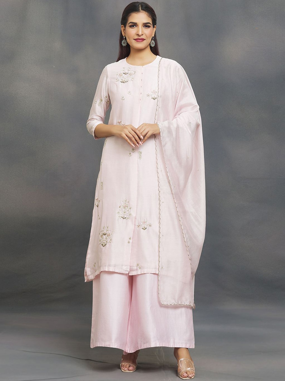 Samyukta Singhani Ethnic Motifs Embroidered A Line Kurta With Palazzo & Dupatta, Pink
Samyukta Singhani Ethnic Motifs Embroidered A Line Kurta With Palazzo & Dupatta, Pink