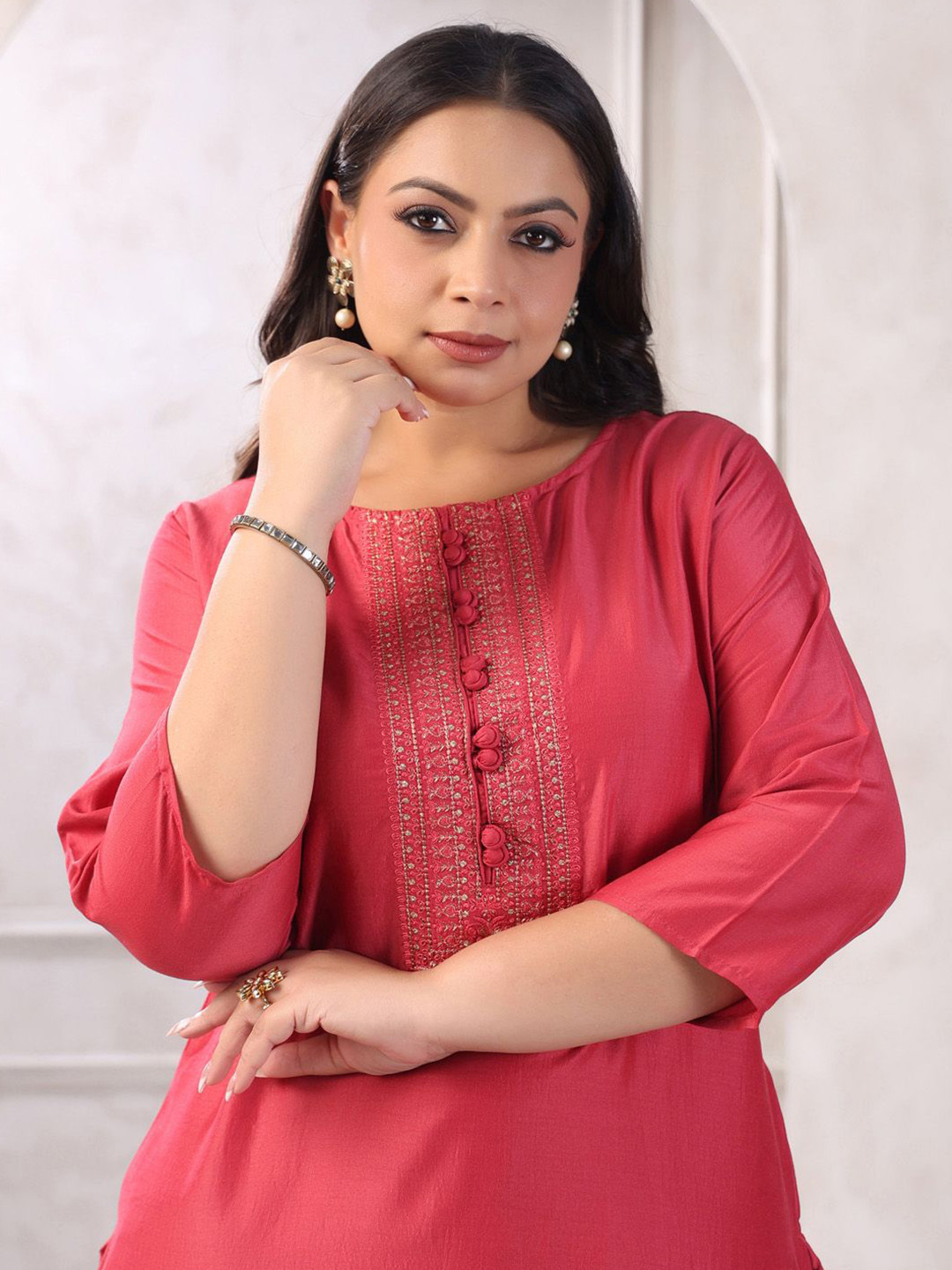 Janasya Plus Size Floral Yoke Design Round Neck Thread Work Straight Kurta, Pink
Janasya Plus Size Floral Yoke Design Round Neck Thread Work Straight Kurta, Pink