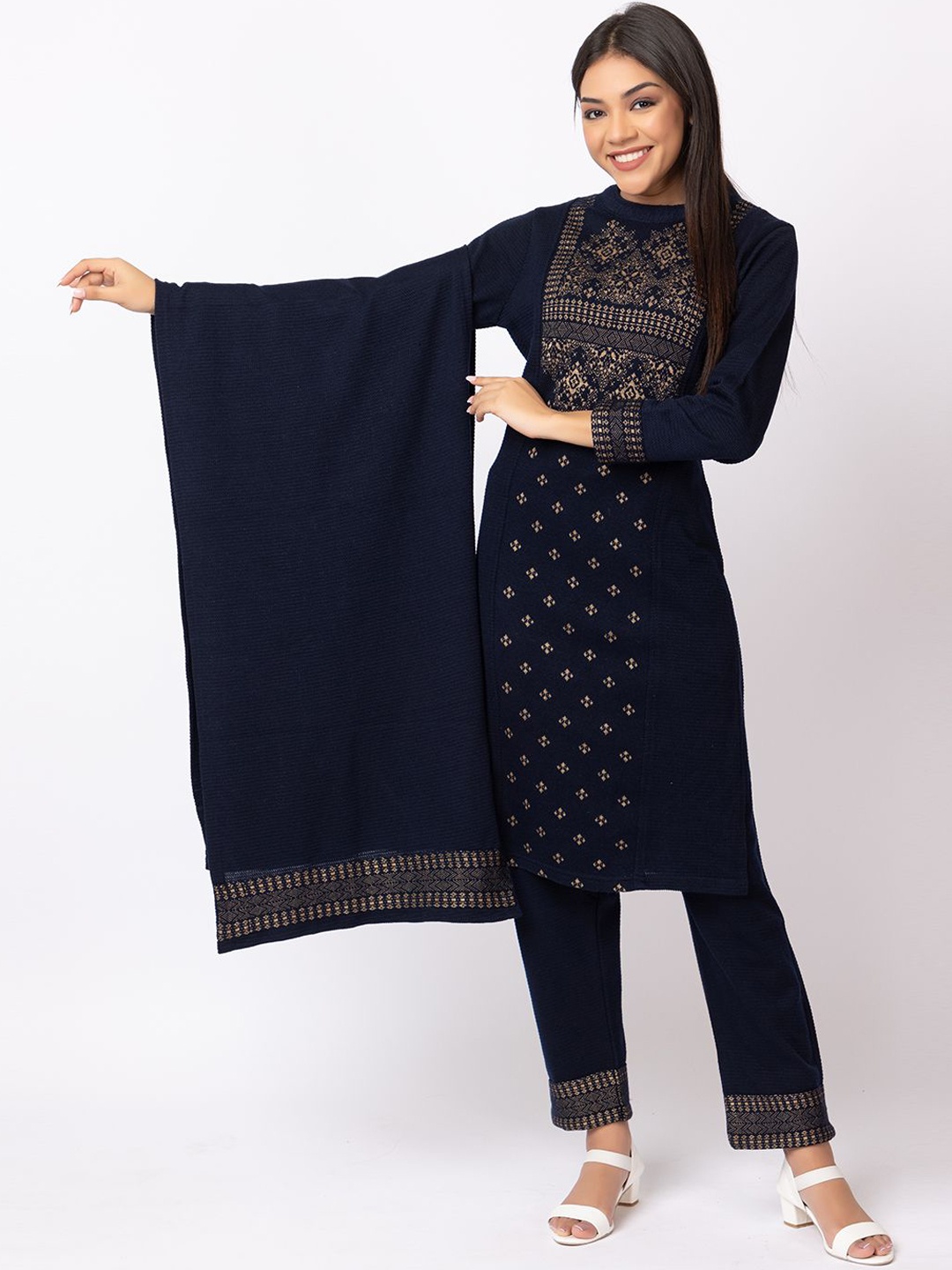 KEIKO Ethnic Motifs Woven Design Round Neck Straight Kurta with Trousers & Dupatta, Navy blue
KEIKO Ethnic Motifs Woven Design Round Neck Straight Kurta with Trousers & Dupatta, Navy blue