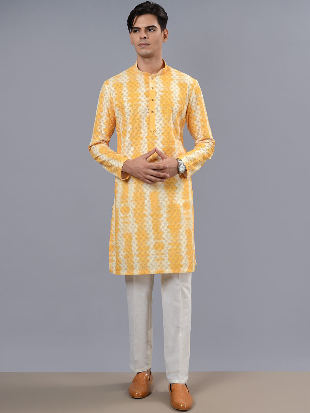azania Floral Embroidered Thread Work Mandarin Collar Straight Kurta with Trouser, Yellow
azania Floral Embroidered Thread Work Mandarin Collar Straight Kurta with Trouser, Yellow