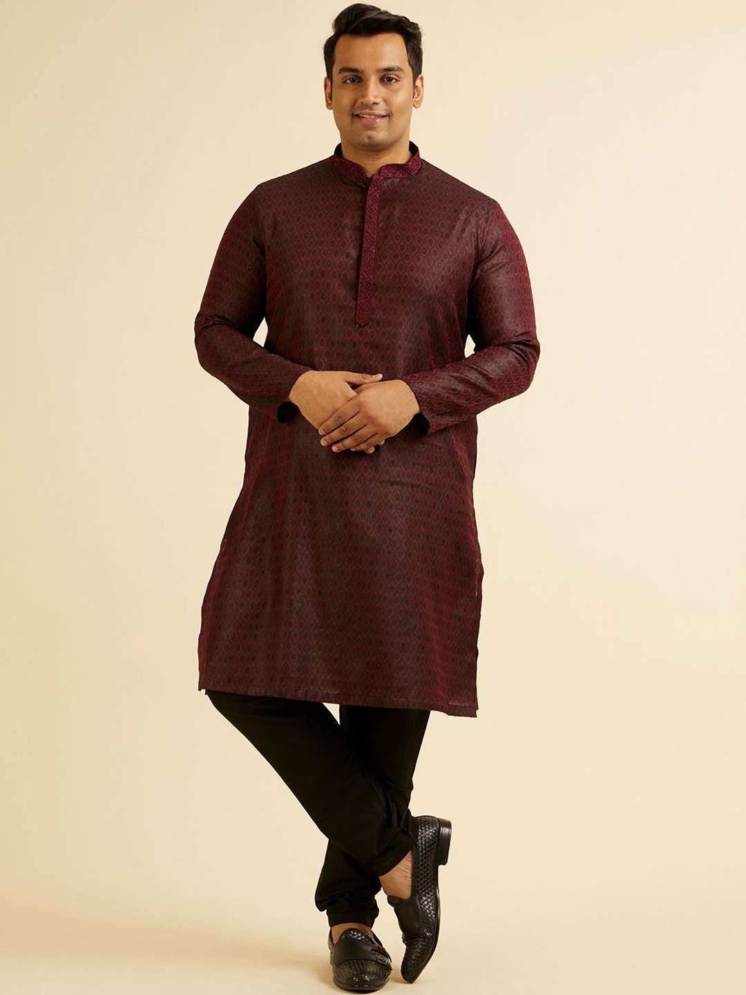 Manyavar Plus Size Ethnic Motifs Self Design Mandarin Collar Straight Kurta With Pyjamas, Maroon
Manyavar Plus Size Ethnic Motifs Self Design Mandarin Collar Straight Kurta With Pyjamas, Maroon