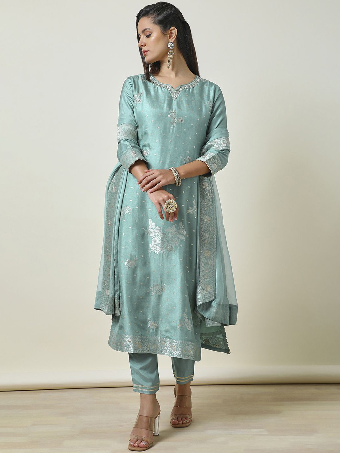 Soch Floral Embroidered Beads & Stones Notch Neck Straight Kurta with Trousers & Dupatta, Turquoise blue
Soch Floral Embroidered Beads & Stones Notch Neck Straight Kurta with Trousers & Dupatta, Turquoise blue