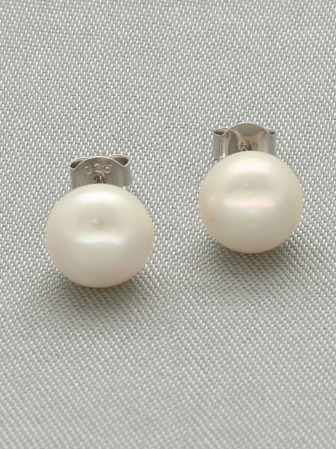 Sri Jagdamba Pearls Dealer Silver Plated 925 Sterling Silver Circular Studs Earrings, White
Sri Jagdamba Pearls Dealer Silver Plated 925 Sterling Silver Circular Studs Earrings, White