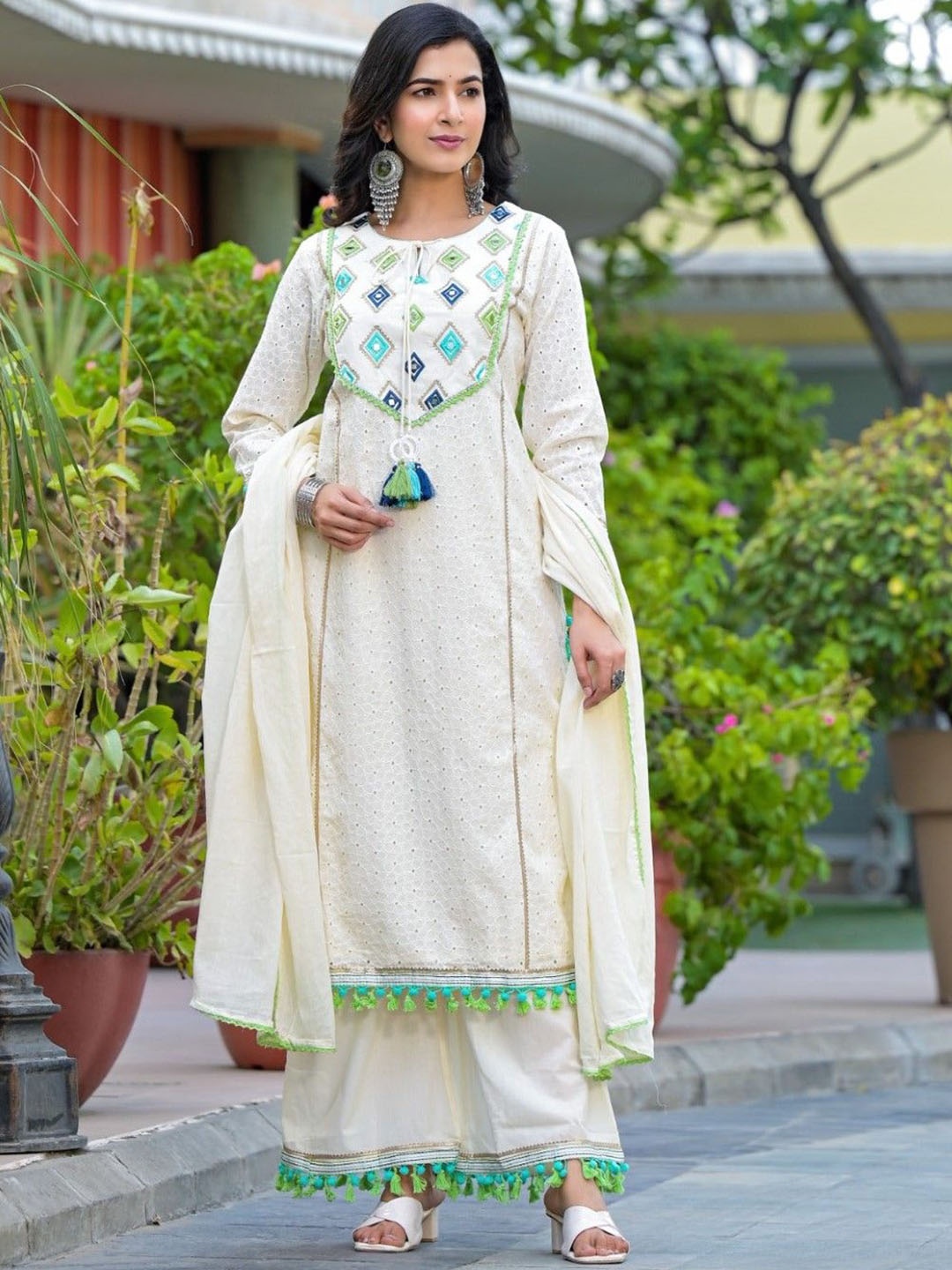 AUTUMN LANE Embroidered Tie-Up Neck Pure Cotton A-Line Kurta with Palazzos & Dupatta, White
AUTUMN LANE Embroidered Tie-Up Neck Pure Cotton A-Line Kurta with Palazzos & Dupatta, White