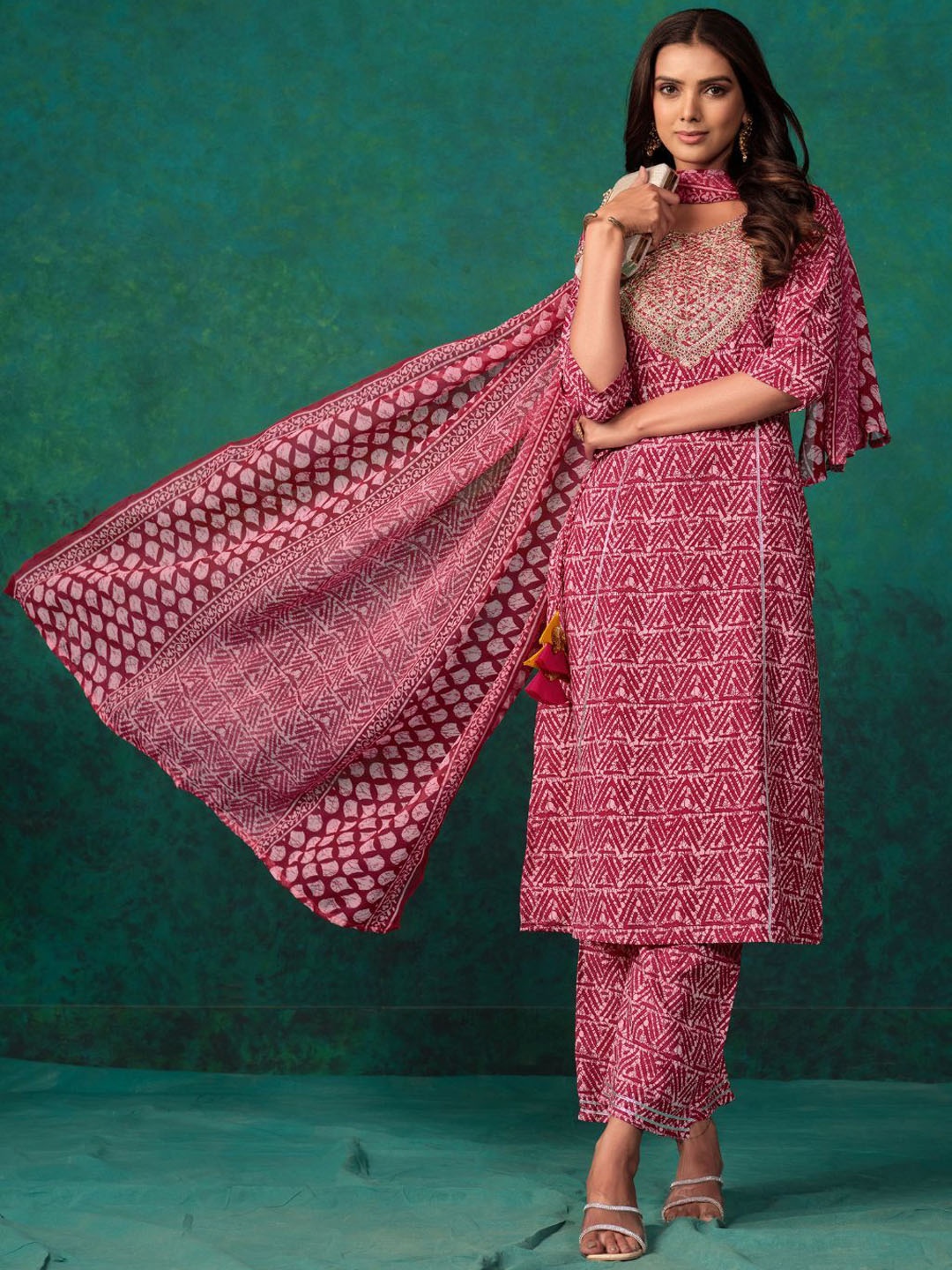 KALINI Ethnic Motifs Embroidered Regular Straight Kurta with Palazzos & Dupatta, Pink
KALINI Ethnic Motifs Embroidered Regular Straight Kurta with Palazzos & Dupatta, Pink