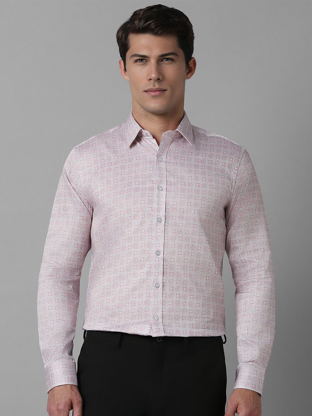 Louis Philippe Men Spread Collar Conversational Printed Cotton Slim Fit Formal Shirt, Pink
Louis Philippe Men Spread Collar Conversational Printed Cotton Slim Fit Formal Shirt, Pink