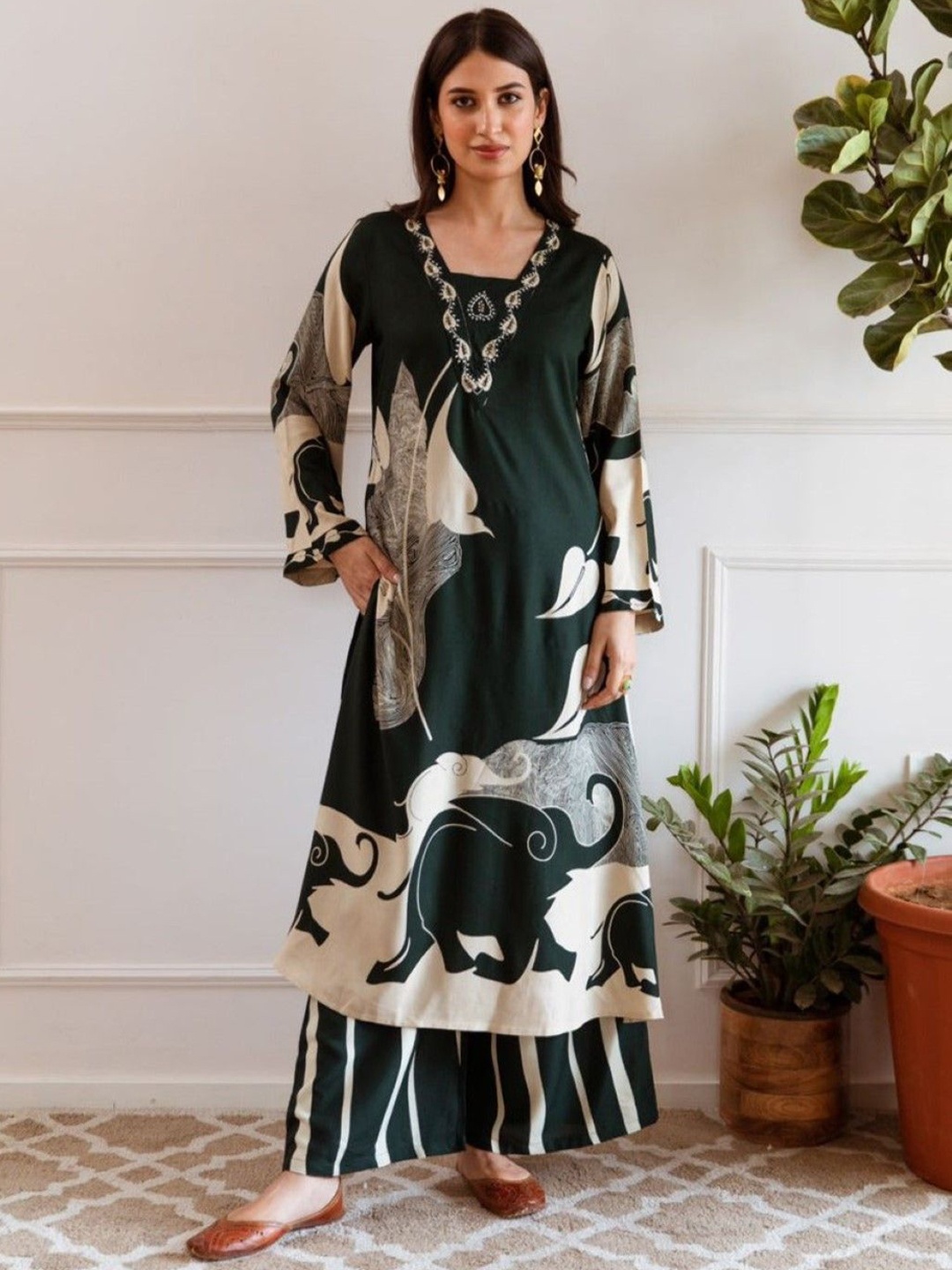 AUTUMN LANE Ethnic Motifs Printed V-Neck Pure Cotton A-Line Kurta with Palazzos, Green
AUTUMN LANE Ethnic Motifs Printed V-Neck Pure Cotton A-Line Kurta with Palazzos, Green