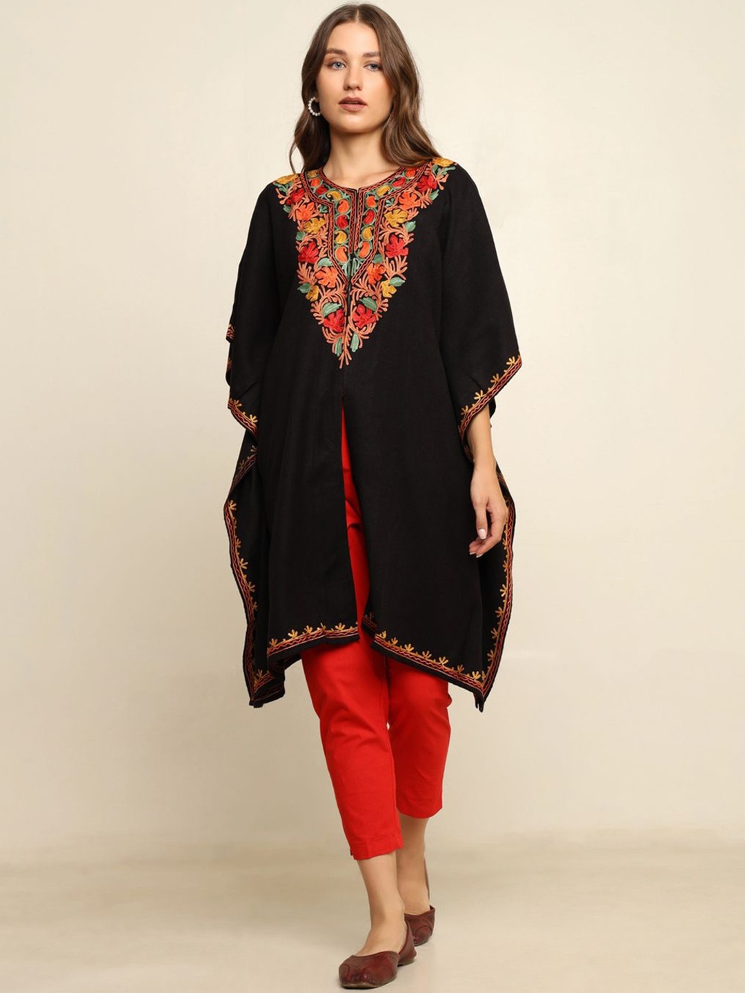 CRAFTBAZAR Floral embroidered Round Neck Flared Sleeves Thread Work Kaftan Kurta, Black
CRAFTBAZAR Floral embroidered Round Neck Flared Sleeves Thread Work Kaftan Kurta, Black