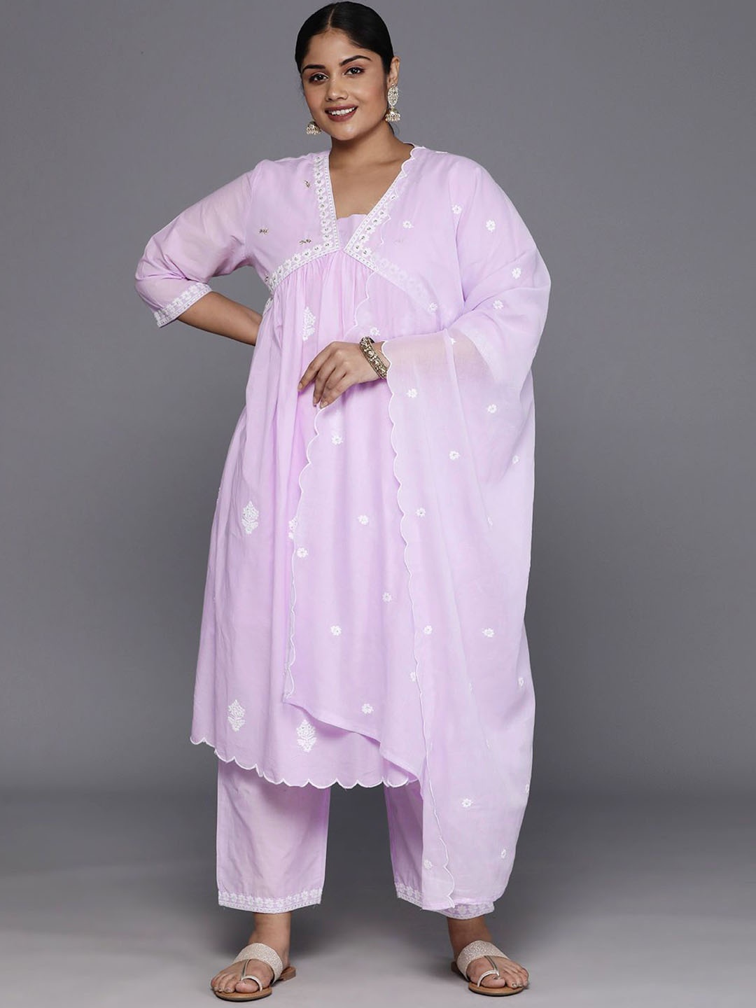 Sztori Plus Size Floral Embroidered Pure Cotton Anarkali Kurta & Trousers With Dupatta, Lavender
Sztori Plus Size Floral Embroidered Pure Cotton Anarkali Kurta & Trousers With Dupatta, Lavender