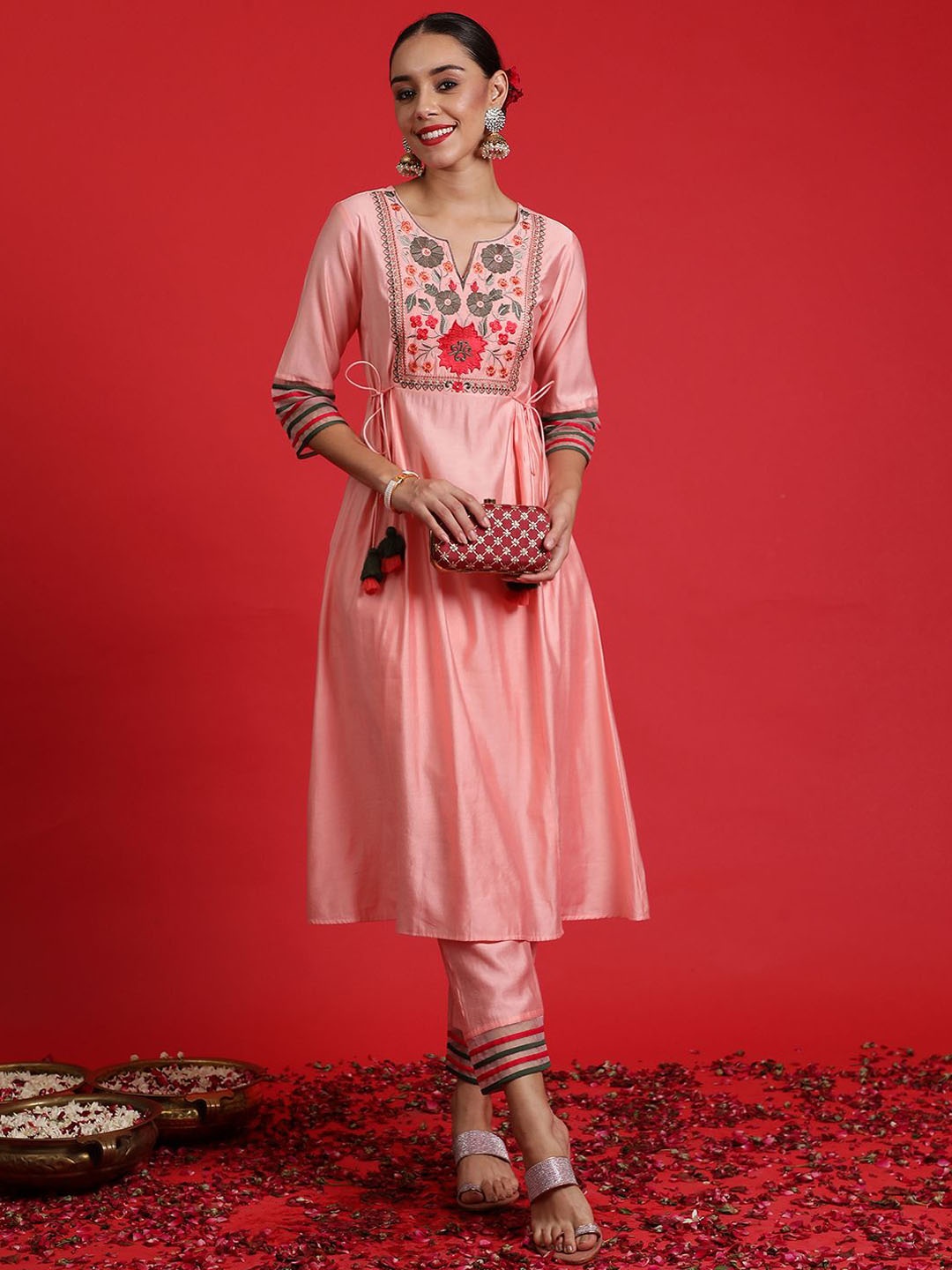 Anouk Floral Embroidered Empire Thread Work Liva A-Line Kurta with Trousers, Pink
Anouk Floral Embroidered Empire Thread Work Liva A-Line Kurta with Trousers, Pink