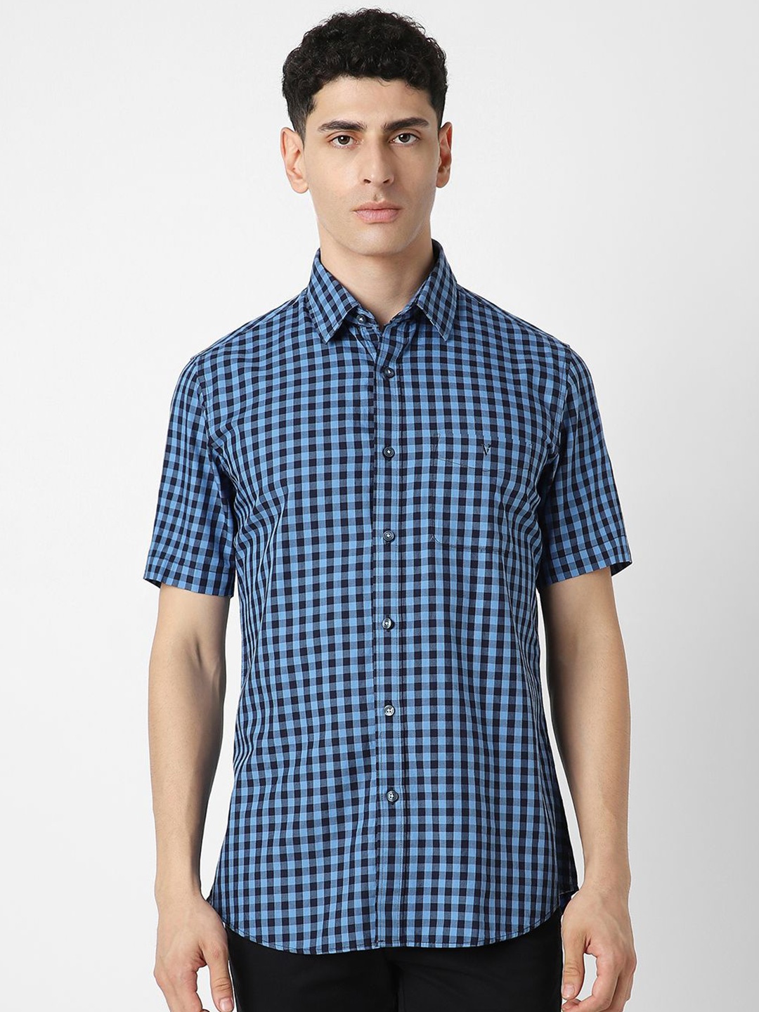 Van Heusen Sport Men Spread Collar Checked Cotton Slim Fit Casual Shirt, Navy blue
Van Heusen Sport Men Spread Collar Checked Cotton Slim Fit Casual Shirt, Navy blue