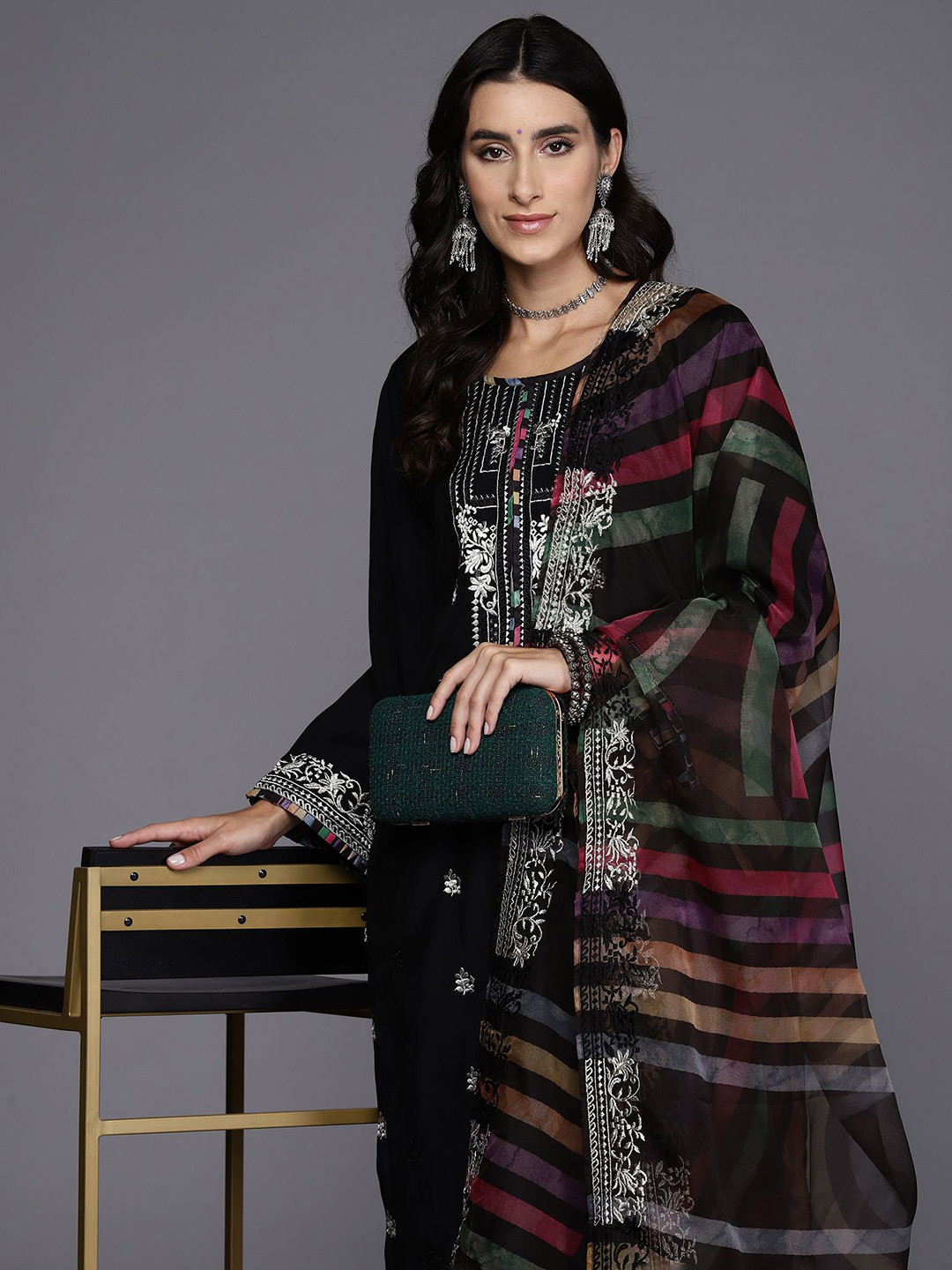 Anouk Floral Embroidered Regular Pure Cotton Straight Kurta with Trousers & Dupatta, Black
Anouk Floral Embroidered Regular Pure Cotton Straight Kurta with Trousers & Dupatta, Black
