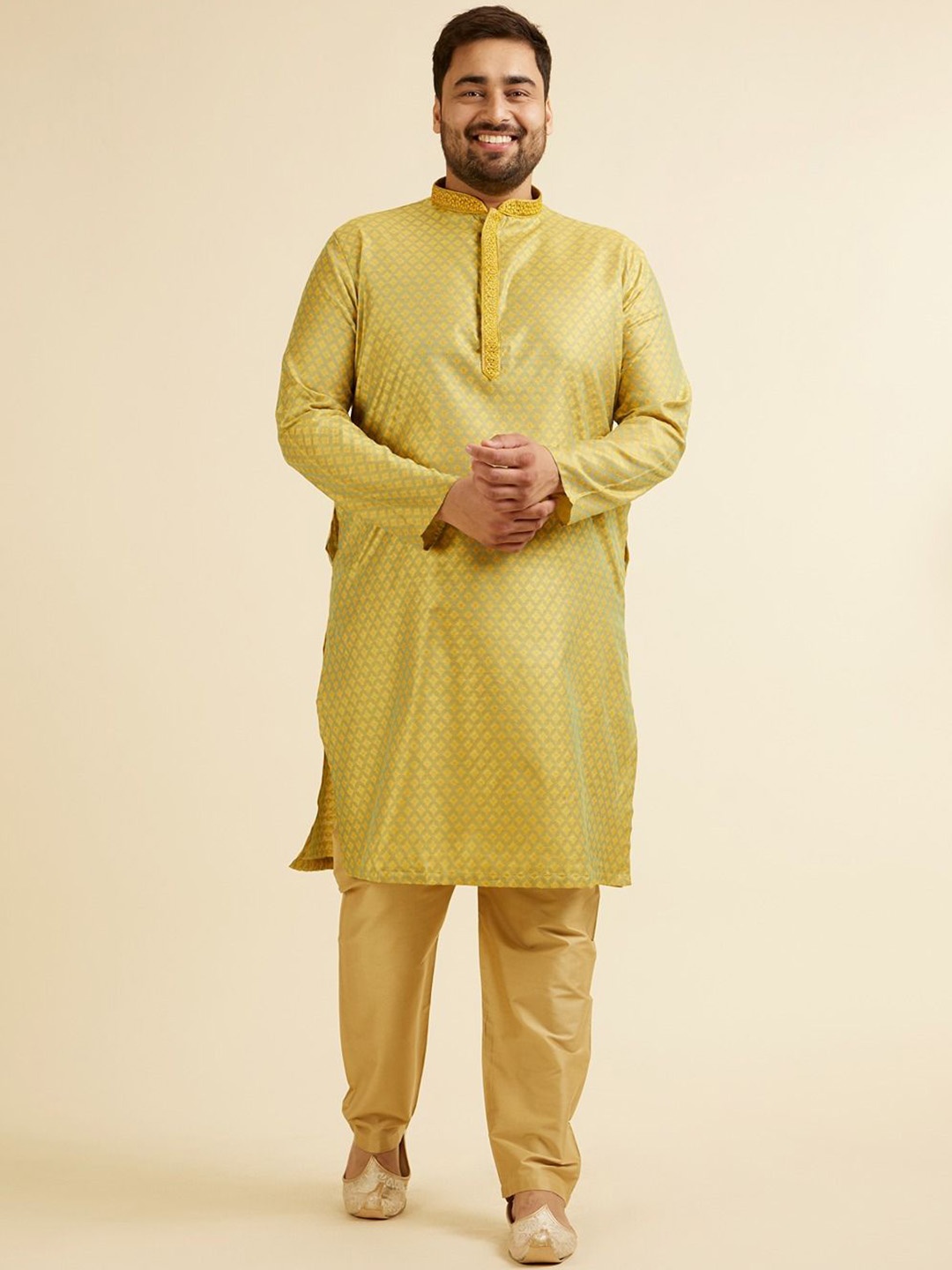 Manyavar Plus Size Ethnic Motifs Woven Design Regular Thread Work Kurta With Pyjama, Green
Manyavar Plus Size Ethnic Motifs Woven Design Regular Thread Work Kurta With Pyjama, Green