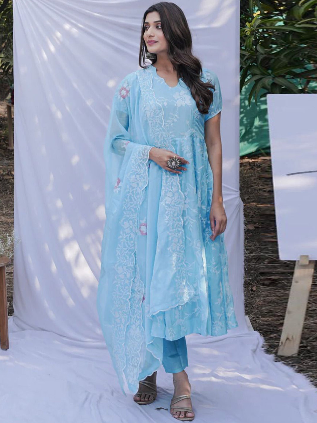 Emaira Floral Printed Thread Work Anarkali Kurta With Trousers & Dupatta, Turquoise blue
Emaira Floral Printed Thread Work Anarkali Kurta With Trousers & Dupatta, Turquoise blue