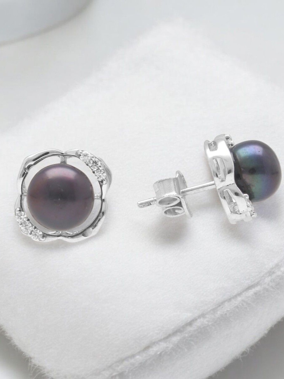 Sri Jagdamba Pearls Dealer 925 Sterling Silver Stones Studded & Pearl Circular Studs
Sri Jagdamba Pearls Dealer 925 Sterling Silver Stones Studded & Pearl Circular Studs