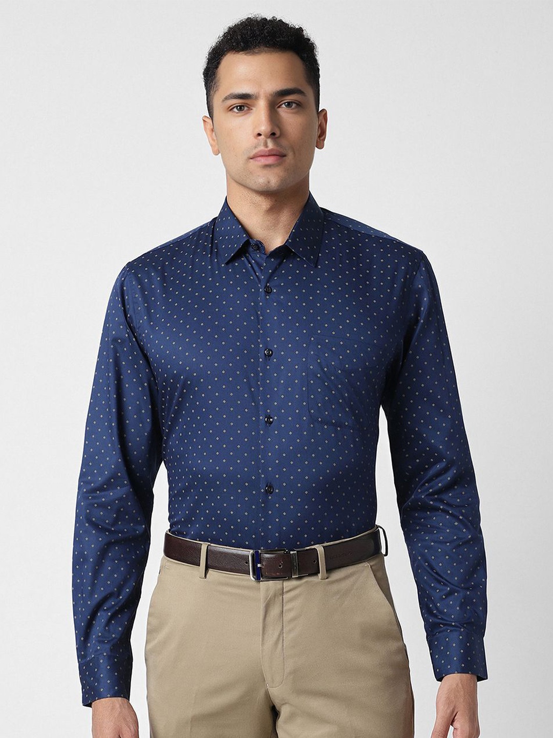 Peter England Men Spread Collar Micro Ditsy Printed Cotton Slim Fit Formal Shirt, Navy blue
Peter England Men Spread Collar Micro Ditsy Printed Cotton Slim Fit Formal Shirt, Navy blue