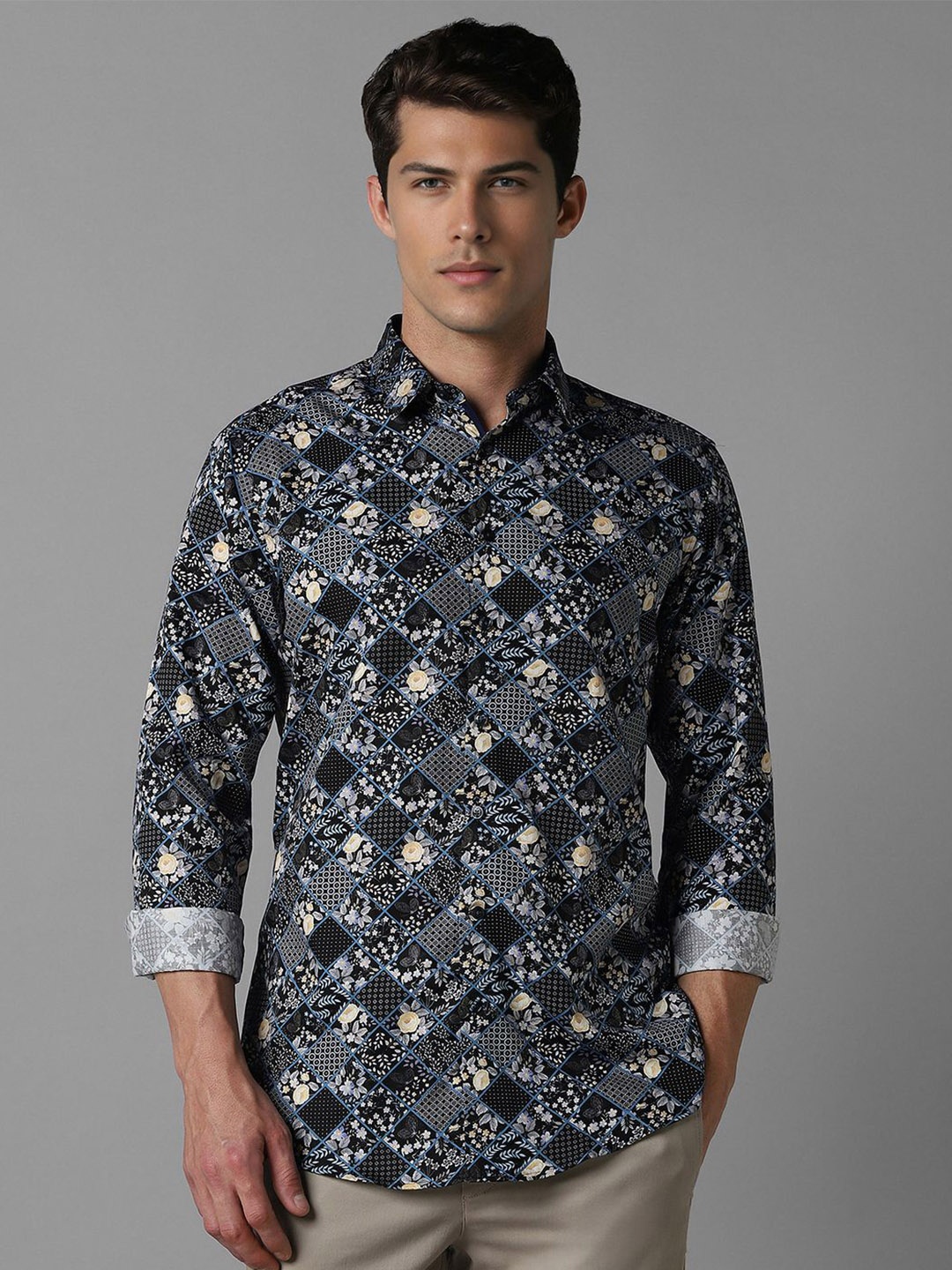 Louis Philippe Sport Men Spread Collar Floral Printed Cotton Slim Fit Casual Shirt, Multi
Louis Philippe Sport Men Spread Collar Floral Printed Cotton Slim Fit Casual Shirt, Multi