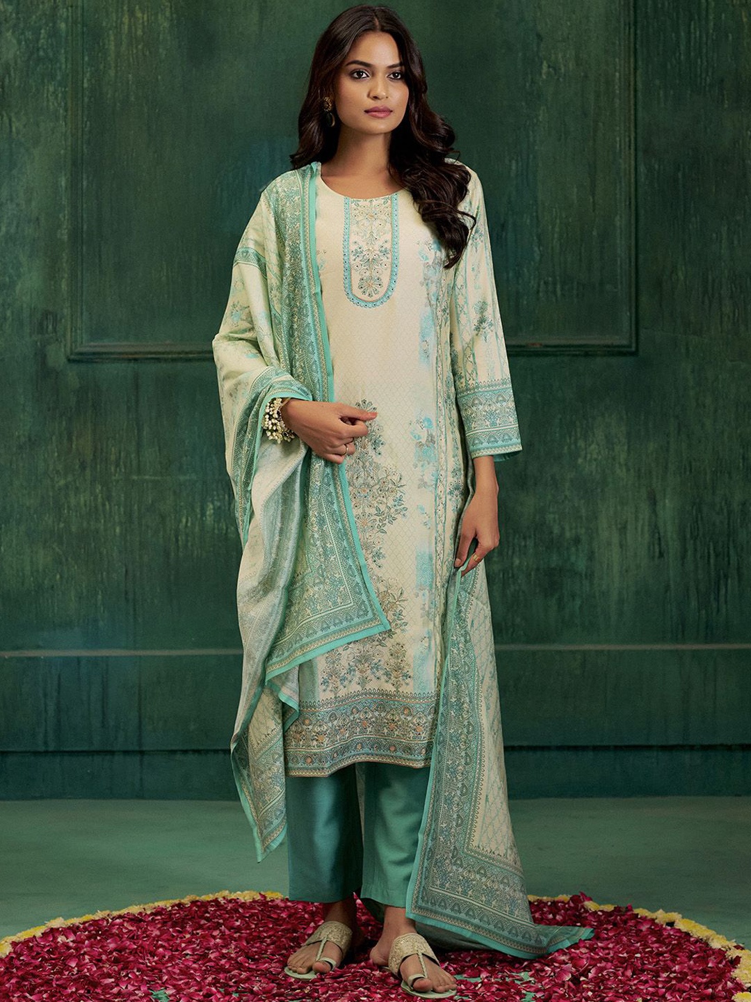 Jaipur Kurti Floral Embroidered Thread Work Straight Kurta With Trousers & Dupatta, Sea green
Jaipur Kurti Floral Embroidered Thread Work Straight Kurta With Trousers & Dupatta, Sea green