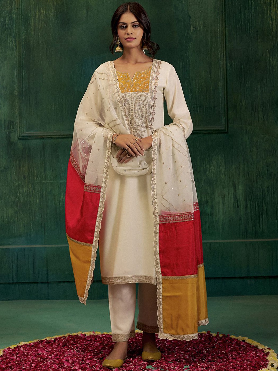 Jaipur Kurti Ethnic Motifs Embroidered Sequinned Kurta With Trousers & Dupatta, Cream
Jaipur Kurti Ethnic Motifs Embroidered Sequinned Kurta With Trousers & Dupatta, Cream