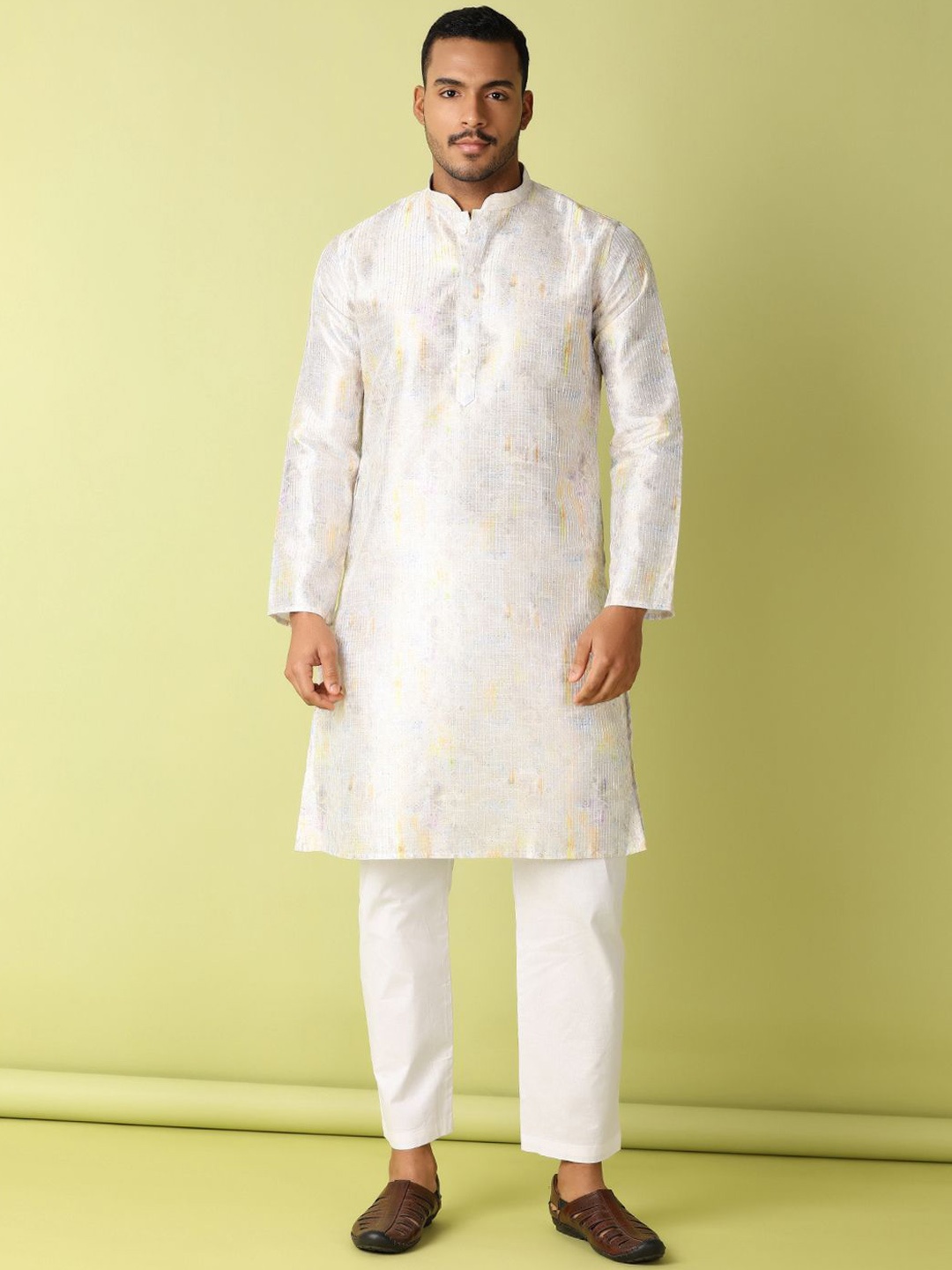 V-Mart Abstract Printed Mandarin Collar Long Sleeves Regular Kurta With Trouser, Yellow
V-Mart Abstract Printed Mandarin Collar Long Sleeves Regular Kurta With Trouser, Yellow