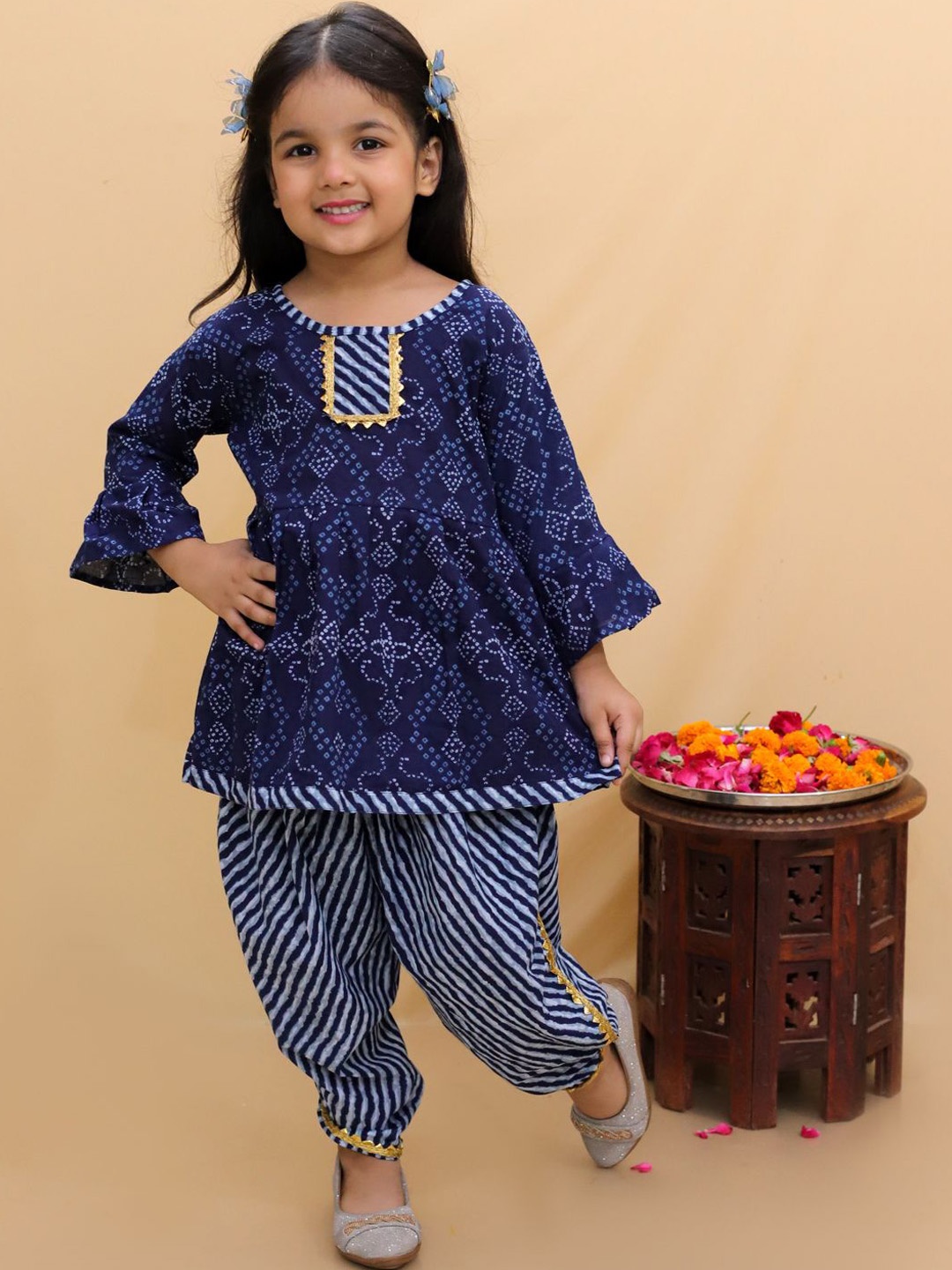 Bold N Elegant Girls Ethnic Motifs Printed Pure Cotton A-Line Kurta with Salwar, Navy blue
Bold N Elegant Girls Ethnic Motifs Printed Pure Cotton A-Line Kurta with Salwar, Navy blue