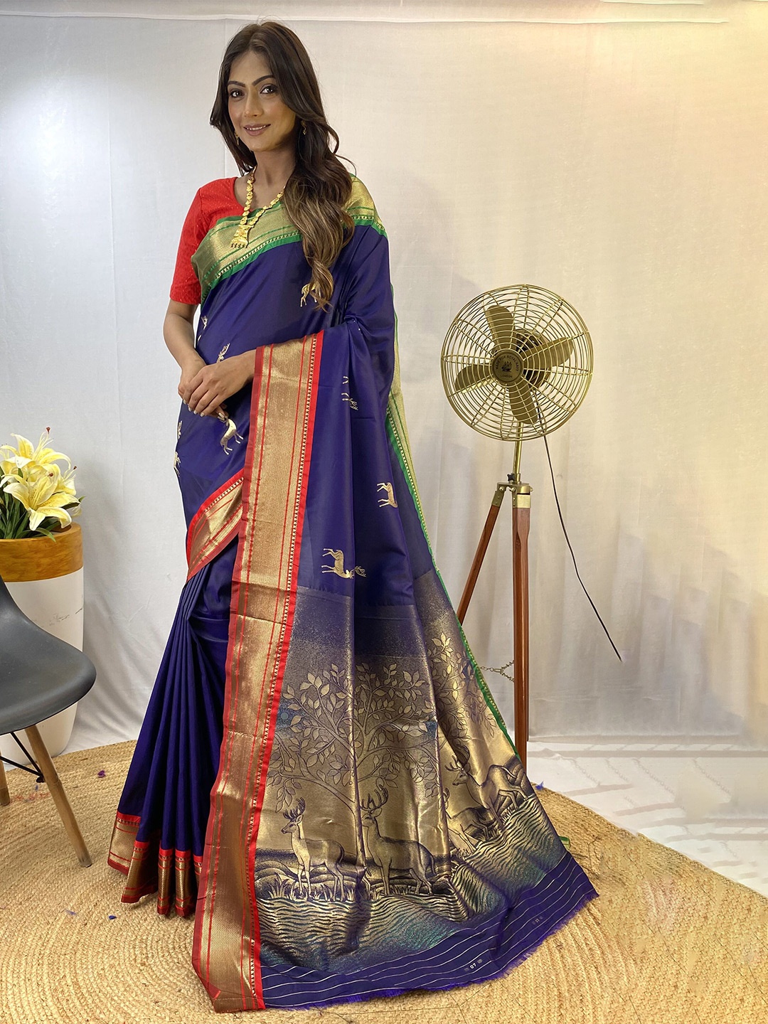 DEVATITHI Women Ethnic Motifs Zari Silk Blend Saree with unstitched blouse piece, Navy blue
DEVATITHI Women Ethnic Motifs Zari Silk Blend Saree with unstitched blouse piece, Navy blue