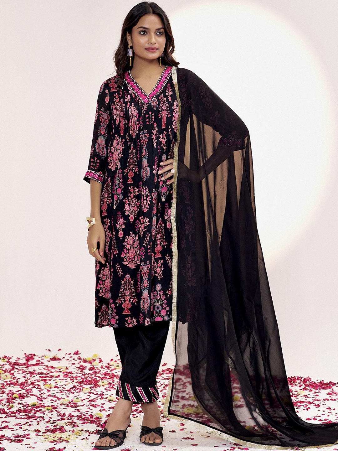 Jaipur Kurti Floral Embroidered Mirror Work Straight Kurta With Trousers & Dupatta, Black
Jaipur Kurti Floral Embroidered Mirror Work Straight Kurta With Trousers & Dupatta, Black