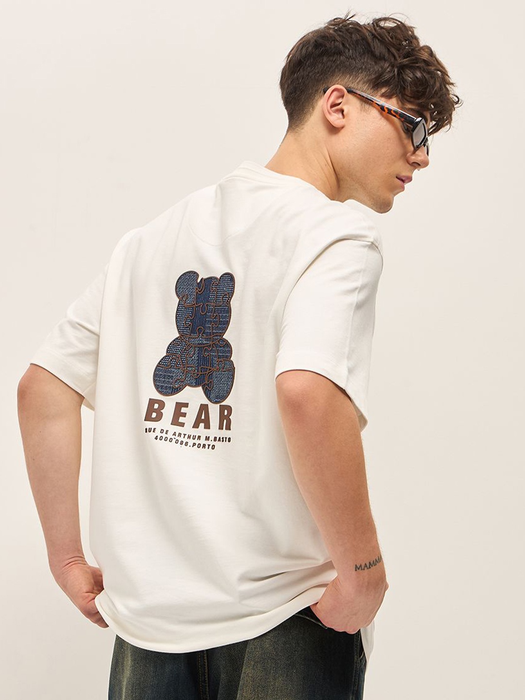 THE BEAR HOUSE Typography Printed Drop Shoulder Sleeves Cotton Oversized T-shirt, White
THE BEAR HOUSE Typography Printed Drop Shoulder Sleeves Cotton Oversized T-shirt, White