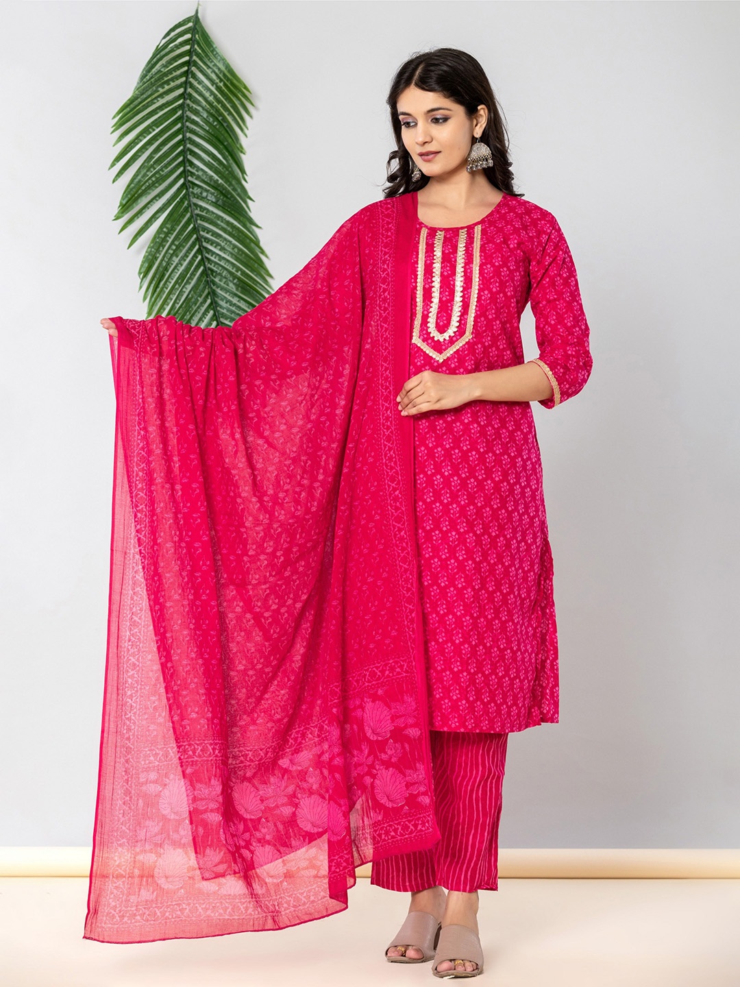 JAIPURI BUNAAI Floral Printed Gotta Patti Pure Cotton Kurta With Trouser & Dupatta, Pink
JAIPURI BUNAAI Floral Printed Gotta Patti Pure Cotton Kurta With Trouser & Dupatta, Pink