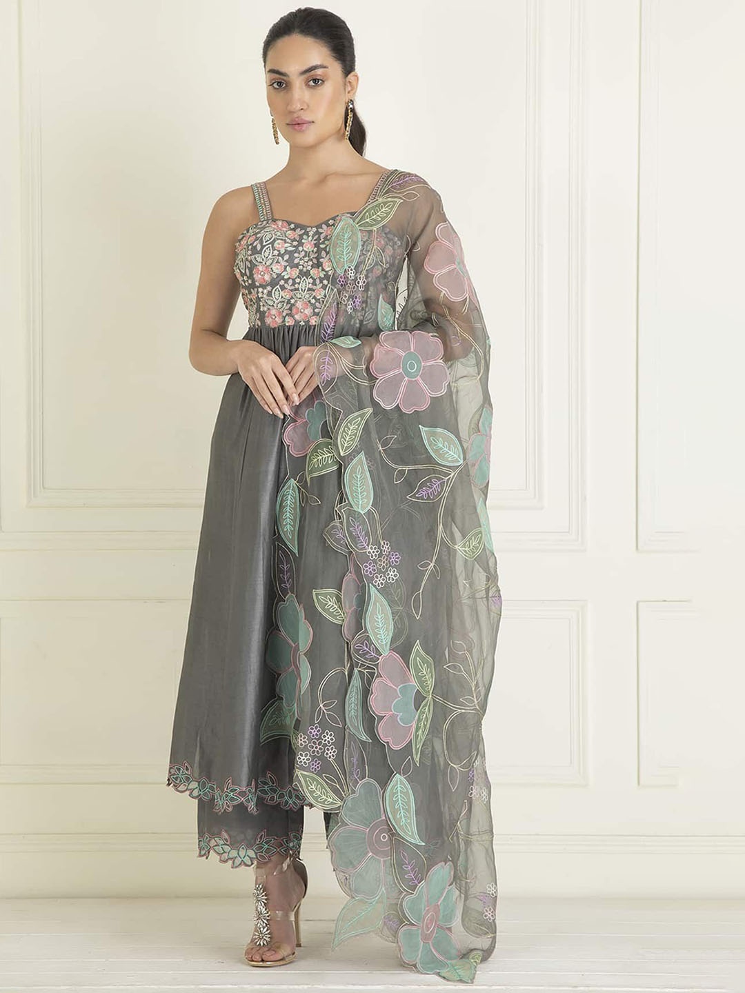 PRIYANKA JAIN Floral Embroidered Regular Pure Cotton Anarkali Kurta & Palazzo & Dupatta, Grey
PRIYANKA JAIN Floral Embroidered Regular Pure Cotton Anarkali Kurta & Palazzo & Dupatta, Grey