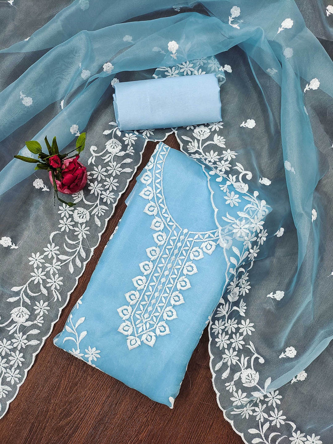 Maroosh Floral Embroidered Thread Work Organza Unstitched Dress Material, Turquoise blue
Maroosh Floral Embroidered Thread Work Organza Unstitched Dress Material, Turquoise blue