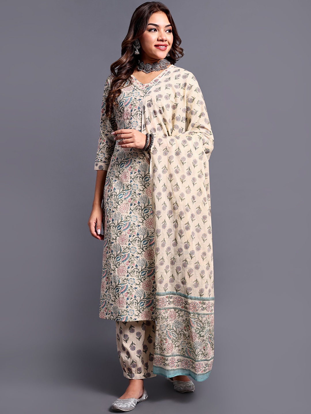 Vastara the Label Floral Block Printed Pure Cotton Straight Kurta with Trousers & Dupatta, White
Vastara the Label Floral Block Printed Pure Cotton Straight Kurta with Trousers & Dupatta, White