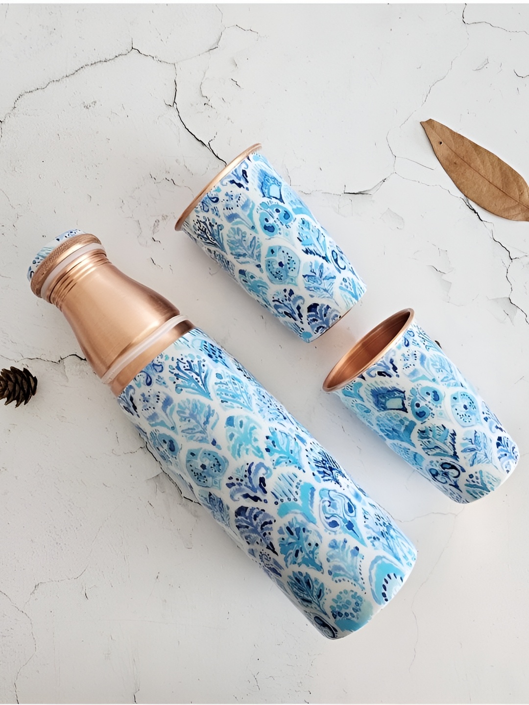 BLANK SLATE HOME Ikat Sky Blue 3 Pieces Printed Copper Water Bottle With Glasses 900ml
BLANK SLATE HOME Ikat Sky Blue 3 Pieces Printed Copper Water Bottle With Glasses 900ml