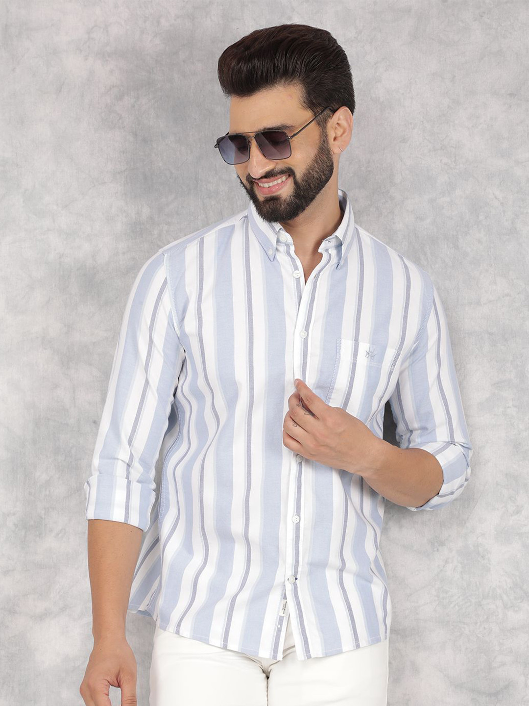 Crimsoune Club Men Smart Button-Down Collar Vertical Striped Cotton Slim Fit Casual Shirt, Blue
Crimsoune Club Men Smart Button-Down Collar Vertical Striped Cotton Slim Fit Casual Shirt, Blue