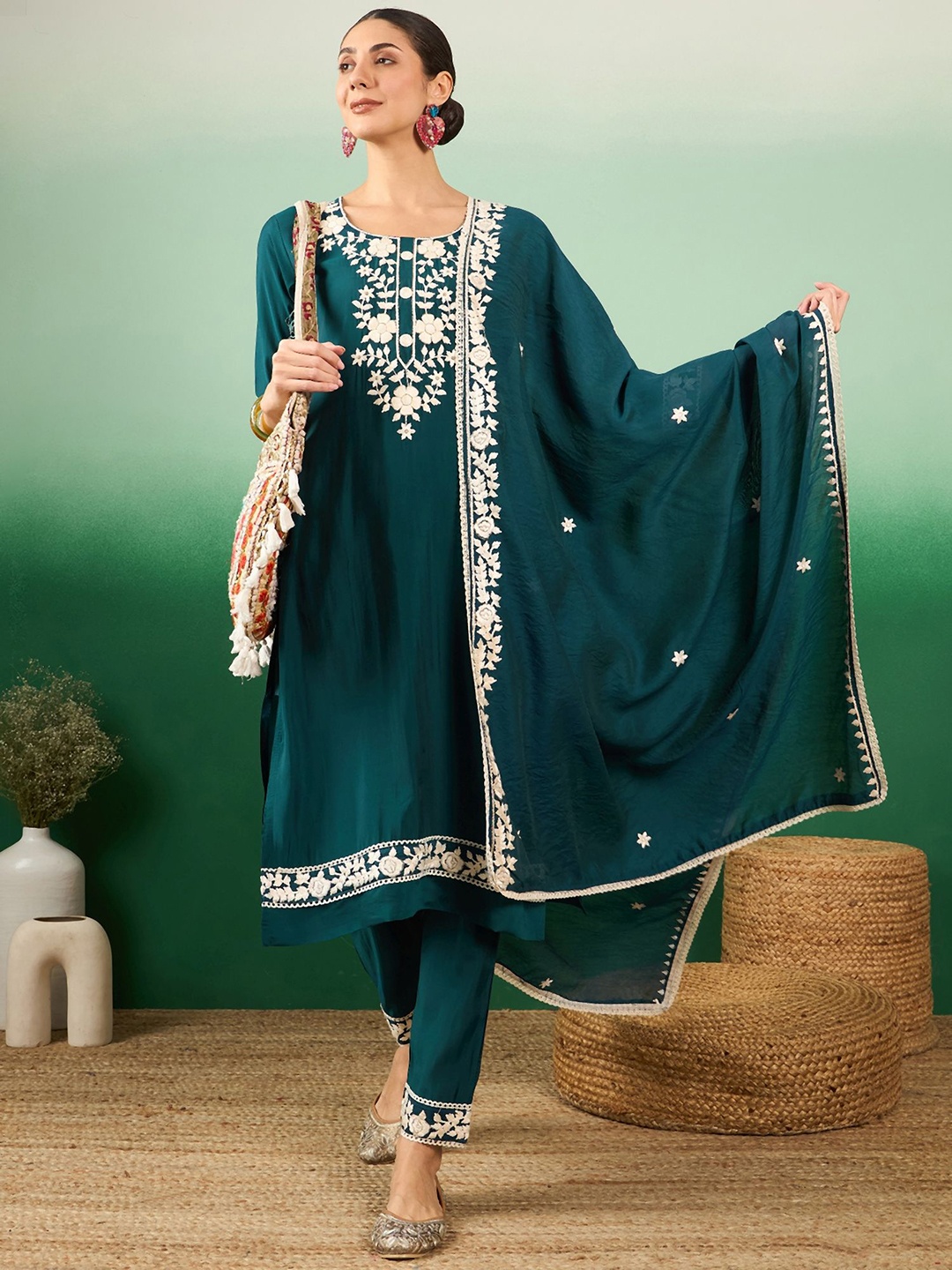 Maroosh Jacquard Straight Yoke Design Round Neck Three-Quarter Sleeves Kurta Sets, Teal
Maroosh Jacquard Straight Yoke Design Round Neck Three-Quarter Sleeves Kurta Sets, Teal