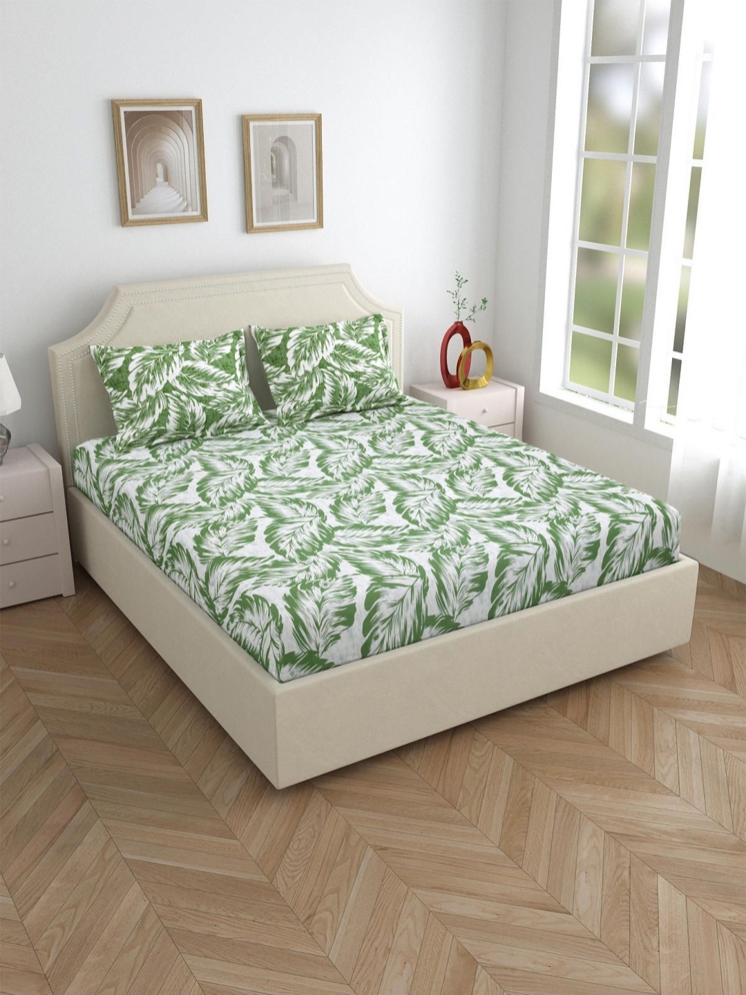 Salona Bichona Luxury Green & White Floral Cotton 210 TC King Bedsheet with 2 PillowCovers
Salona Bichona Luxury Green & White Floral Cotton 210 TC King Bedsheet with 2 PillowCovers