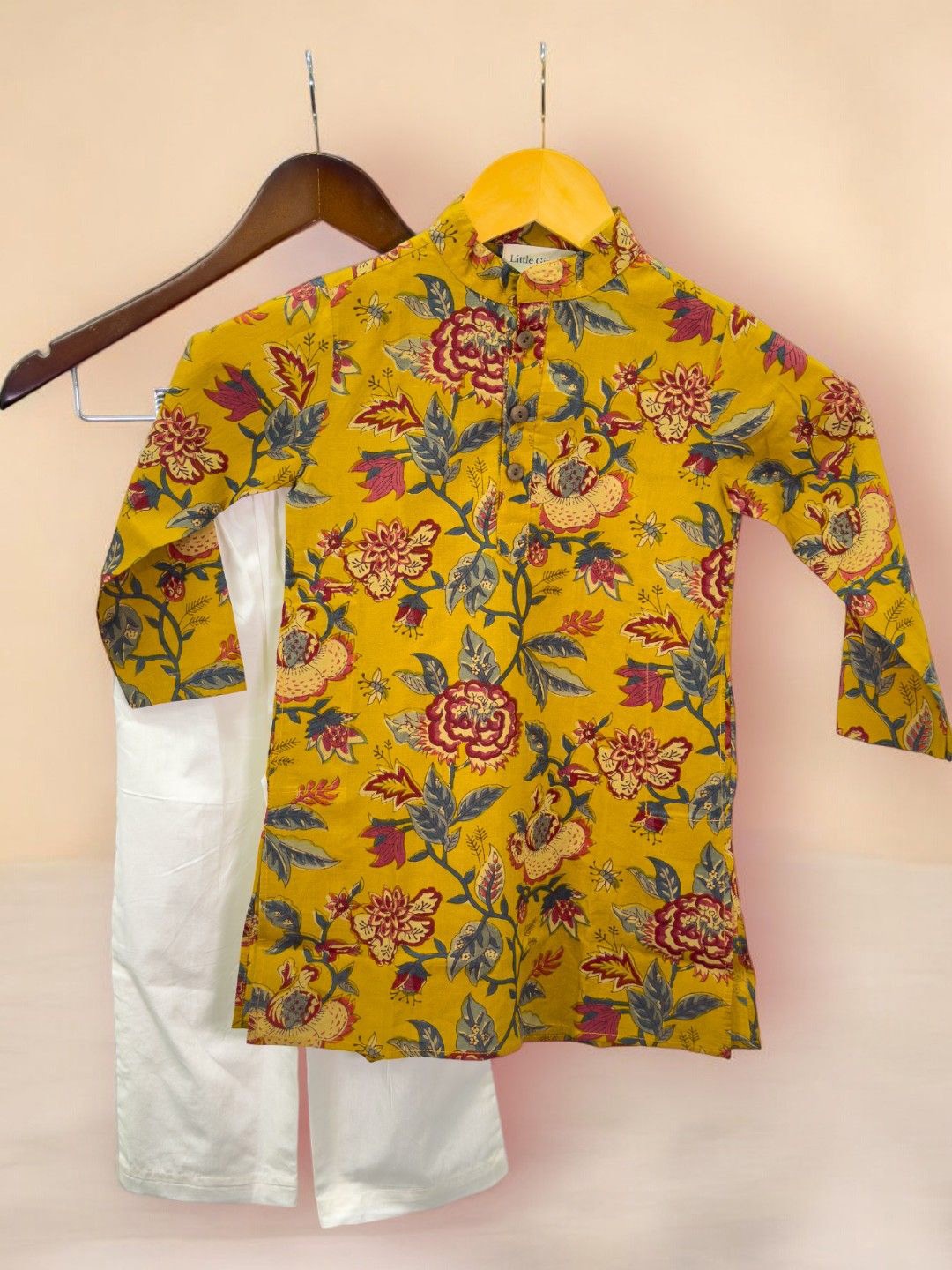 LITTLE GINNIE Kids Floral Printed Mandarin Collar Thread Work Straight Kurta & Trousers, Mustard
LITTLE GINNIE Kids Floral Printed Mandarin Collar Thread Work Straight Kurta & Trousers, Mustard