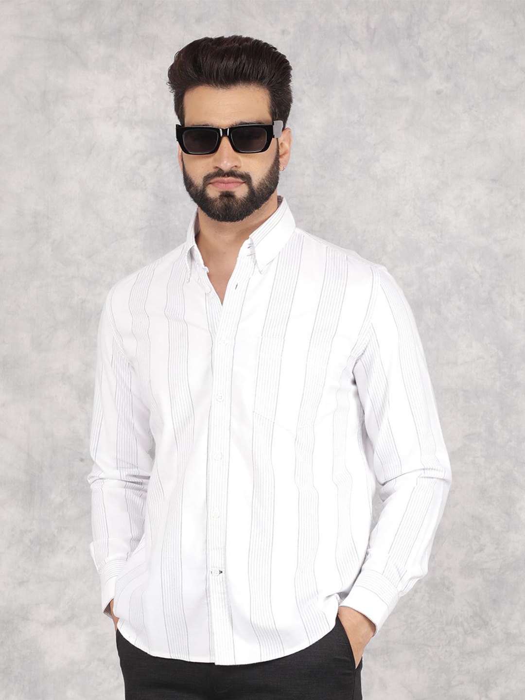 Crimsoune Club Men Smart Spread Collar Vertical Striped Cotton Slim Fit Casual Shirt, White
Crimsoune Club Men Smart Spread Collar Vertical Striped Cotton Slim Fit Casual Shirt, White
