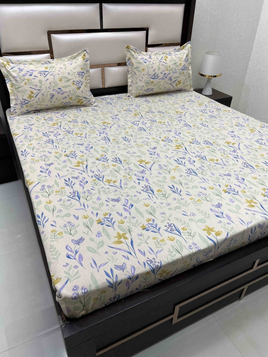 Pure Decor Amulya Cream-Coloured & Blue Floral 220 TC Queen Bedsheet with 2 Pillow Covers
Pure Decor Amulya Cream-Coloured & Blue Floral 220 TC Queen Bedsheet with 2 Pillow Covers