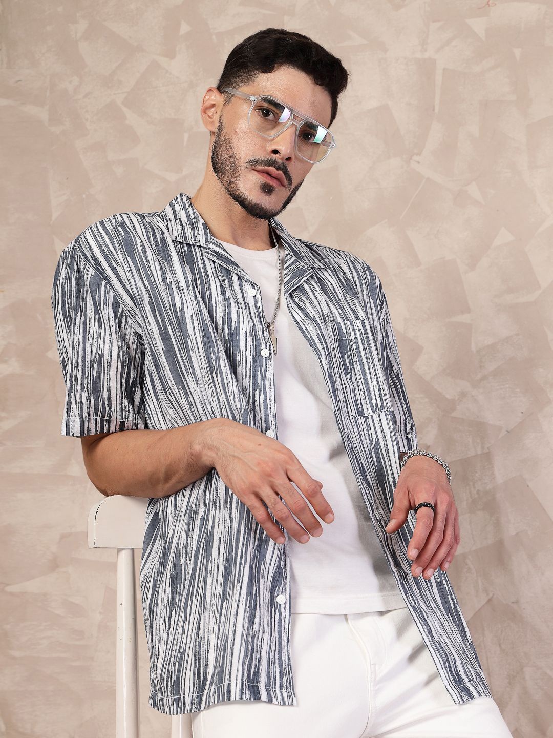 The Roadster Lifestyle Co. Men Relaxed Cuban Collar Abstract Printed Cotton Casual Shirt, Grey
The Roadster Lifestyle Co. Men Relaxed Cuban Collar Abstract Printed Cotton Casual Shirt, Grey