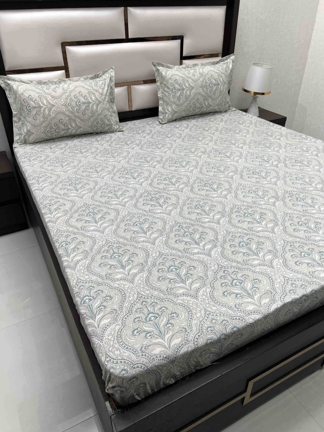 Pure Decor Grey Printed 330 TC Pure Cotton Fitted Super King Bedsheet & 2 Pillow Covers
Pure Decor Grey Printed 330 TC Pure Cotton Fitted Super King Bedsheet & 2 Pillow Covers