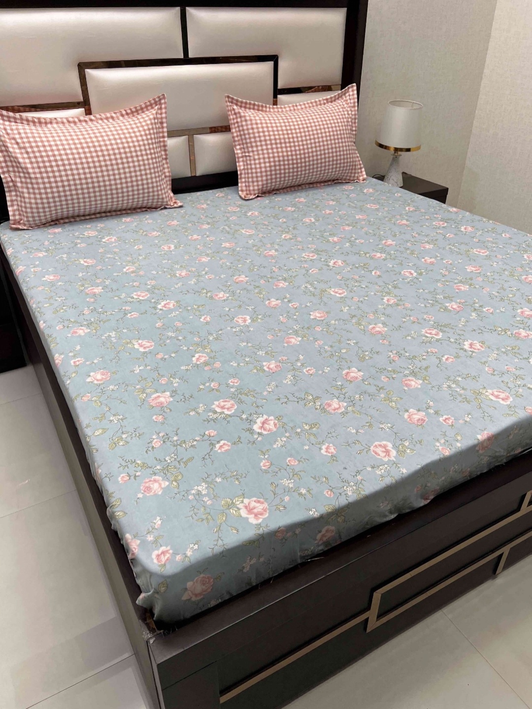Pure Decor Manor Blue & Pink Printed 240 TC Microfiber Fitted Super King Bedsheet Set
Pure Decor Manor Blue & Pink Printed 240 TC Microfiber Fitted Super King Bedsheet Set