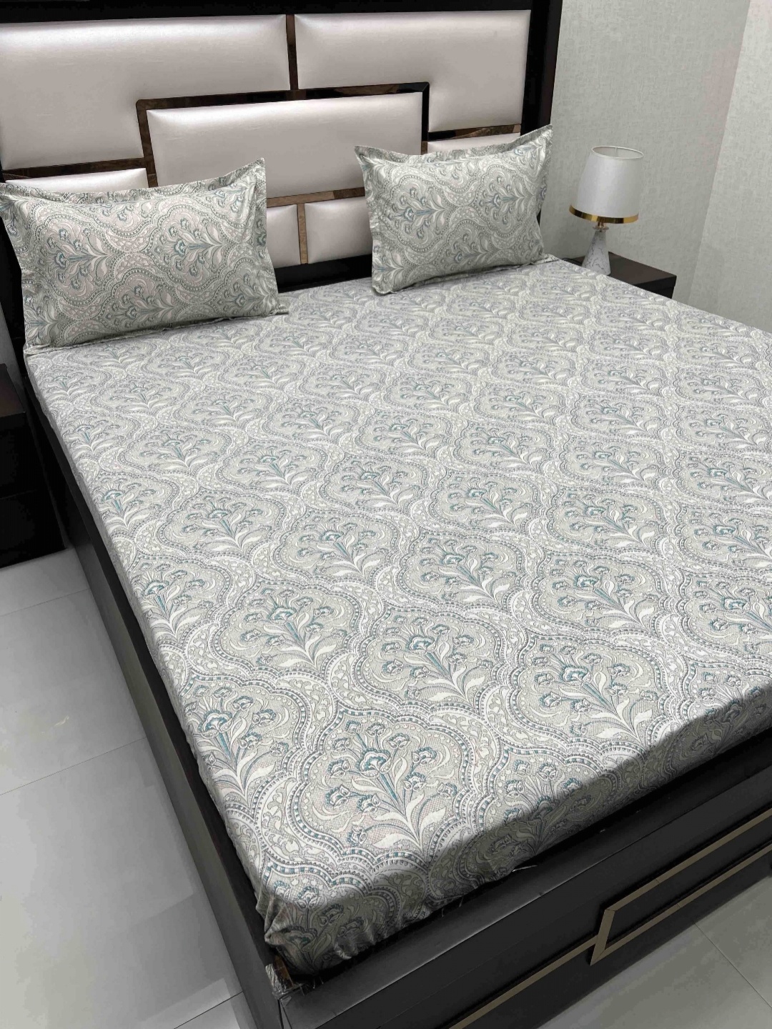 Pure Decor Grey & White Ethnic Motifs Cotton 350 TC King Bedsheet with 2 Pillow Covers
Pure Decor Grey & White Ethnic Motifs Cotton 350 TC King Bedsheet with 2 Pillow Covers