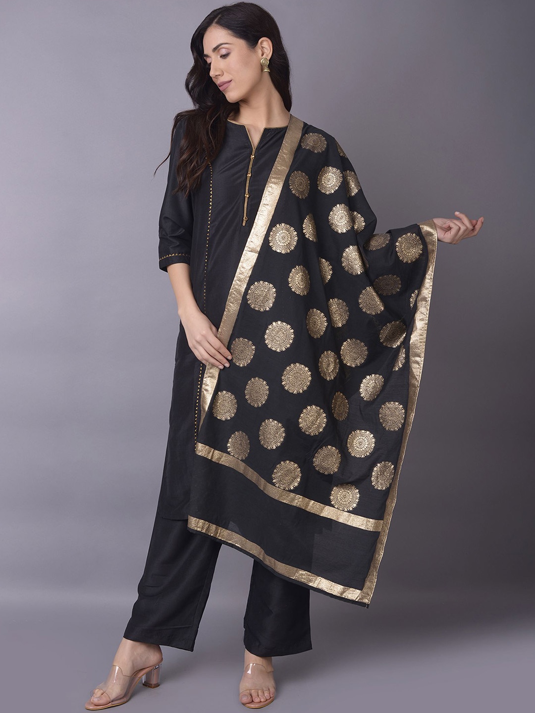 Shree Notch Neck Gotta Patti Liva Straight Kurta & Trousers With Dupatta, Black
Shree Notch Neck Gotta Patti Liva Straight Kurta & Trousers With Dupatta, Black