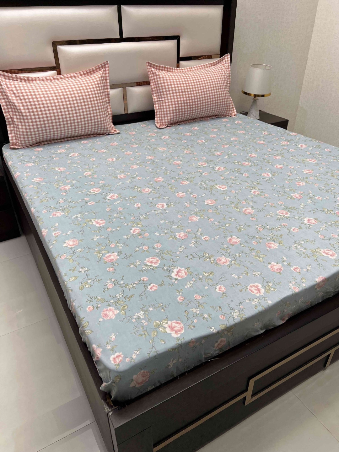 Pure Decor Manor Blue Floral Printed Microfiber 250 TC King Bedsheet & 2 Pillow Covers
Pure Decor Manor Blue Floral Printed Microfiber 250 TC King Bedsheet & 2 Pillow Covers