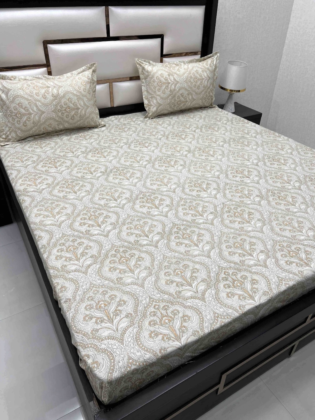 Pure Decor Green & White Ethnic Motifs Cotton 230 TC King Bedsheet with 2 Pillow Covers
Pure Decor Green & White Ethnic Motifs Cotton 230 TC King Bedsheet with 2 Pillow Covers