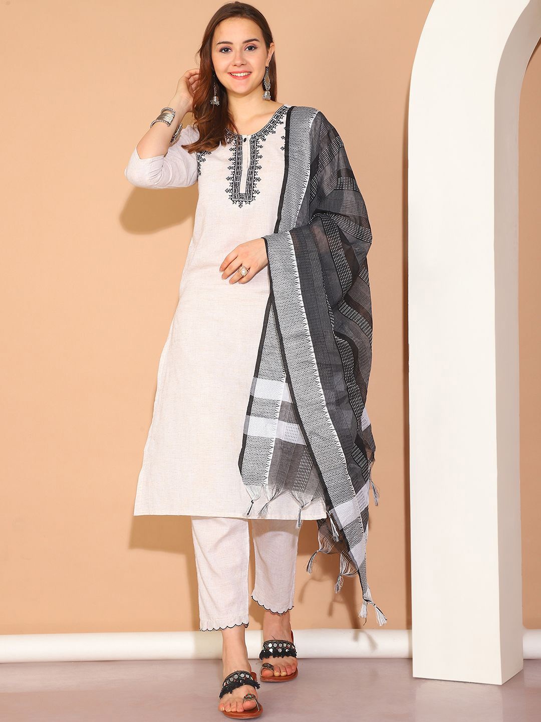 COLOR STUDIO Floral Yoke Design Thread Work Pure Cotton Kurta with Trousers & Dupatta, Off white
COLOR STUDIO Floral Yoke Design Thread Work Pure Cotton Kurta with Trousers & Dupatta, Off white